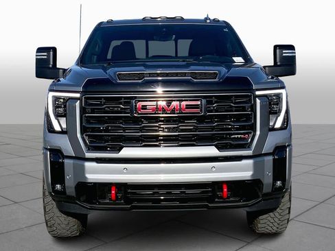 Used 2025 GMC Sierra 2500 AT4 w/ AT4 Premium Plus Package image 3