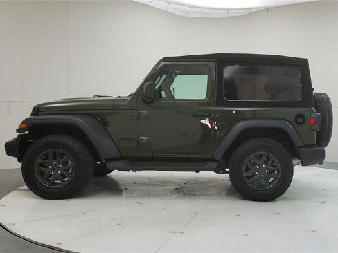 Used 2024 Jeep Wrangler Sport S image 4