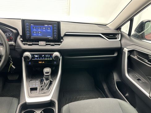 Used 2021 Toyota RAV4 LE AWD/4WD image 28
