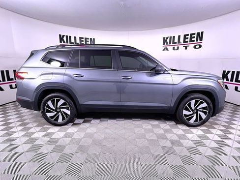 Used 2025 Volkswagen Atlas SE image 8