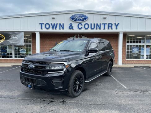 Used 2023 Ford Expedition XLT AWD/4WD image 1