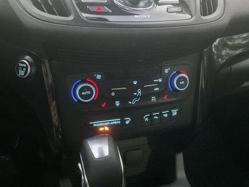 Used 2018 Ford Escape Titanium w/ Ford Safe & Smart Package image 24