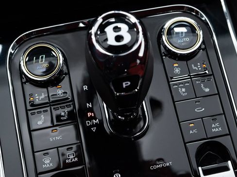 Certified 2024 Bentley Flying Spur W12 AWD/4WD image 38