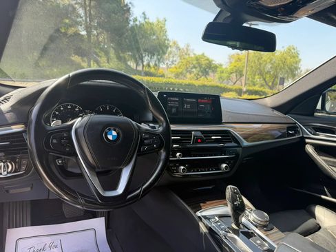 Used 2017 BMW 530i RWD image 14