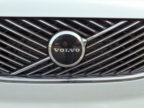 New 2026 Volvo XC90 B6 Core image 11