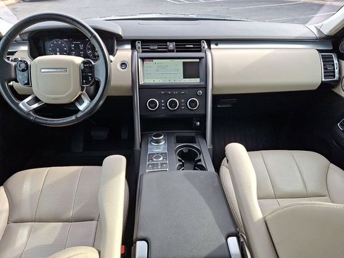 Used 2020 Land Rover Discovery Landmark image 10