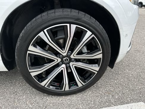 Used 2023 Volvo XC60 B5 Ultimate w/ Protection Package Premier FWD image 14