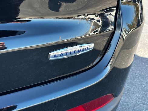 Used 2022 Jeep Compass Latitude image 19