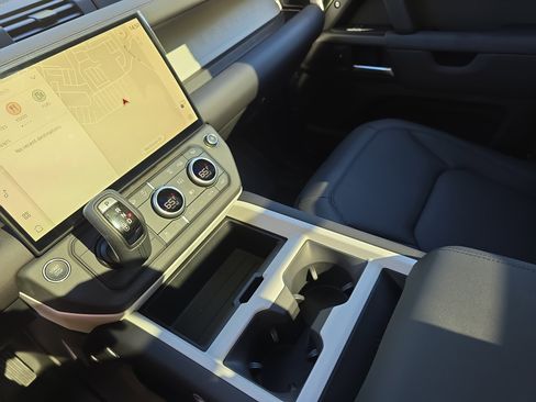 New 2026 Land Rover Defender 110 S image 24