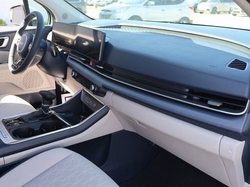 New 2026 Kia Carnival EX FWD image 8