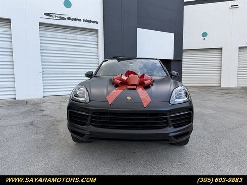Used 2021 Porsche Cayenne Coupe image 5