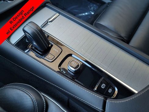 Used 2022 Volvo XC90 T8 R-Design w/ Advanced Package image 18