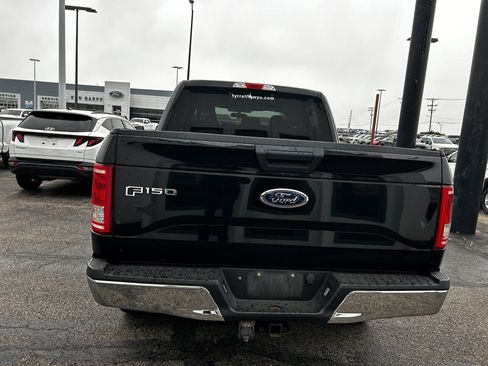Used 2016 Ford F150 XLT image 4