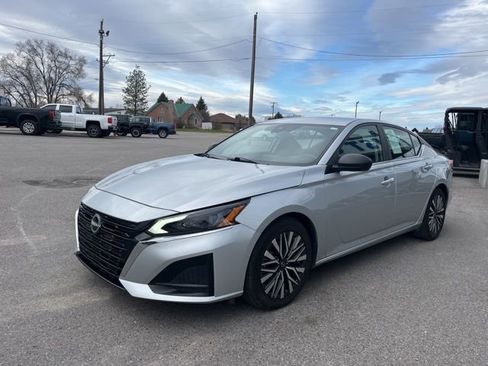 Used 2024 Nissan Altima 2.5 SV FWD image 4