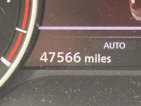 Used 2024 Nissan Rogue S image 30