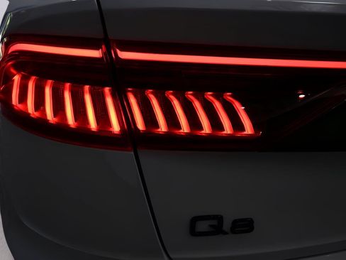 Used 2021 Audi Q8 Prestige AWD/4WD image 38