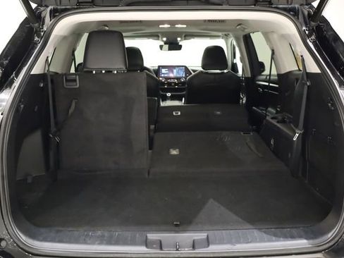 Used 2023 Toyota Highlander XLE image 34