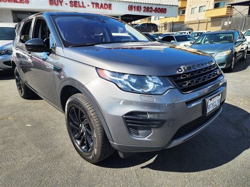 Used 2019 Land Rover Discovery Sport SE image 17