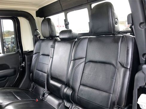 Used 2020 Jeep Gladiator Overland image 23