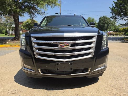 Used 2016 Cadillac Escalade ESV Luxury AWD/4WD image 37