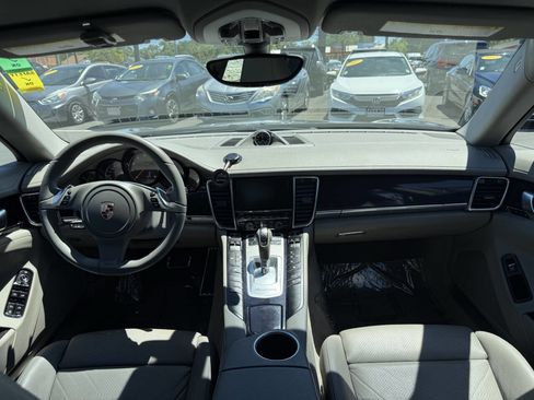 Used 2013 Porsche Panamera RWD image 15