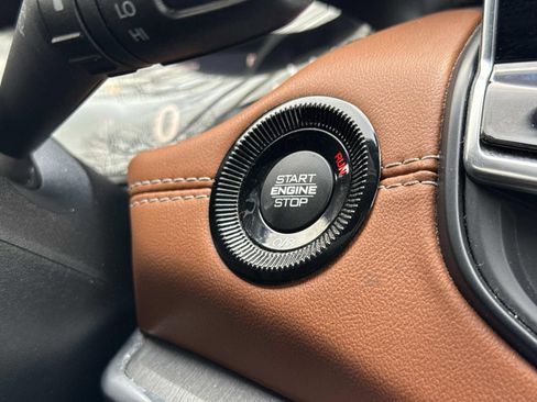 Used 2024 Jeep Compass Limited image 19