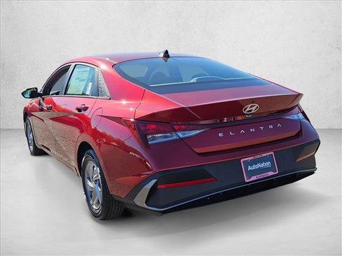 New 2026 Hyundai Elantra SE image 9
