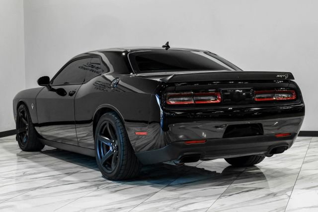 Used 2020 Dodge Challenger SRT Hellcat w/ Plus Package RWD image 12