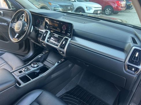 Used 2022 Kia Sorento EX w/ Panoramic Sunroof Package AWD/4WD image 23