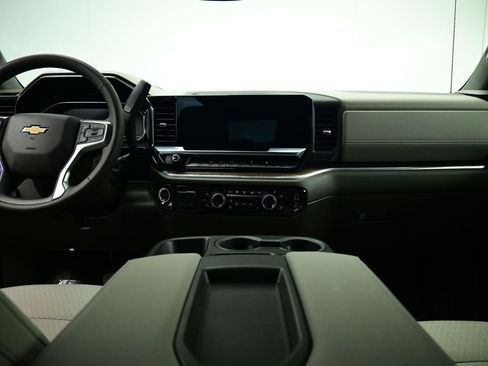 Used 2024 Chevrolet Silverado 1500 LT image 11