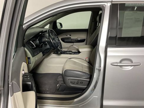 Used 2016 Kia Sedona EX FWD image 20