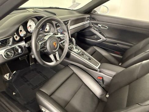 Certified 2019 Porsche 911 Carrera S image 4
