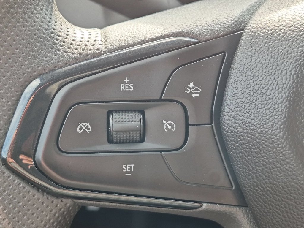 Used 2025 Chevrolet TrailBlazer LT AWD/4WD image 19
