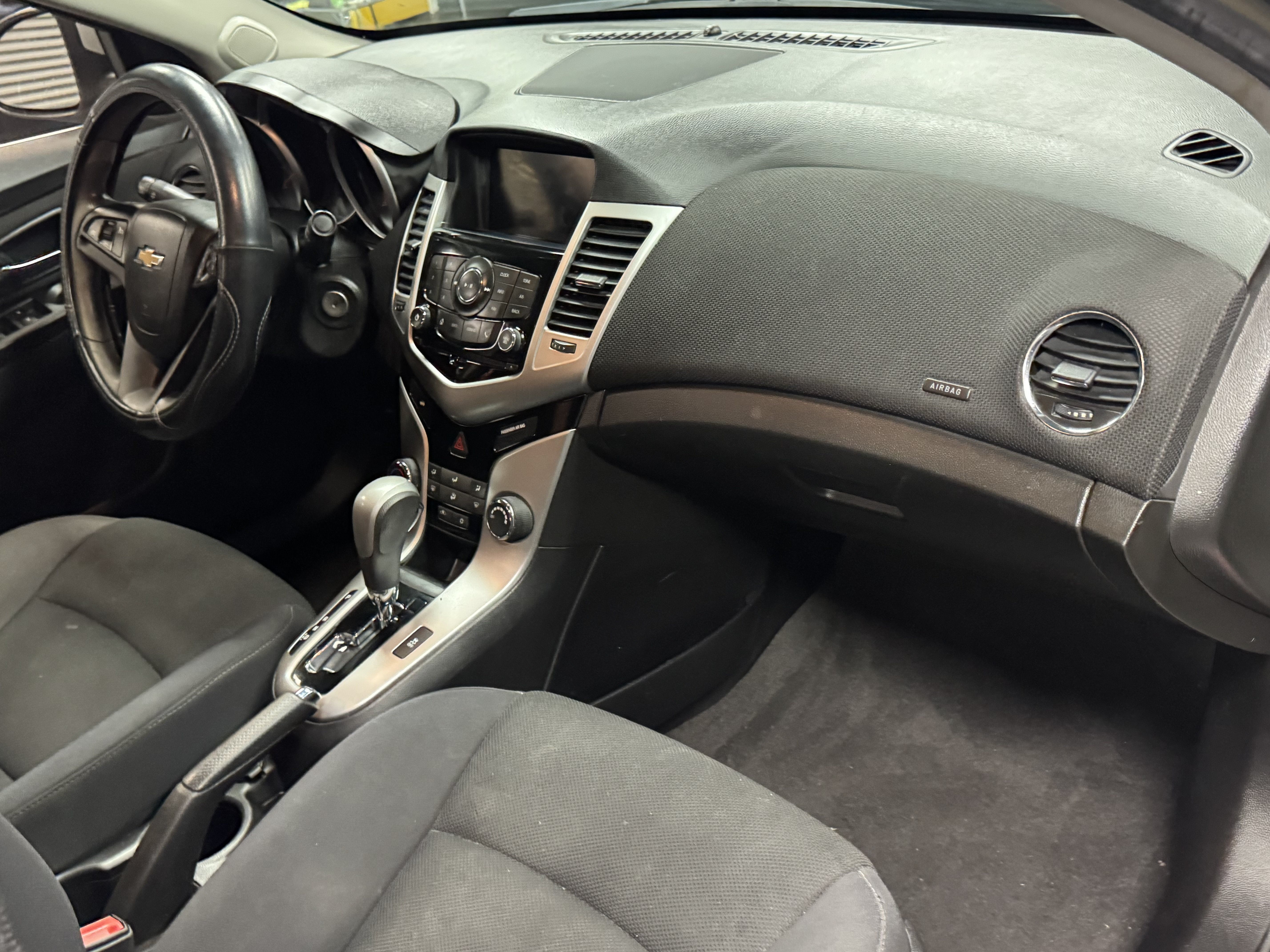 Used 2015 Chevrolet Cruze LT FWD image 12