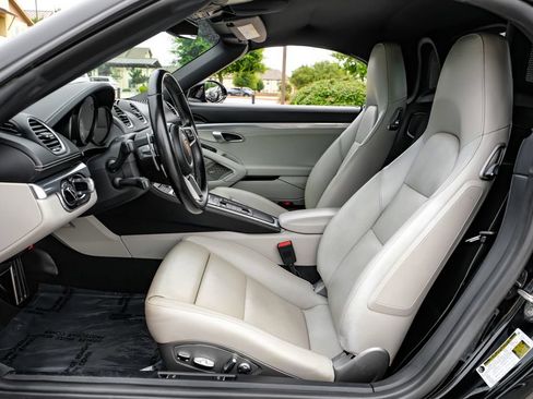 Used 2018 Porsche 718 Boxster S RWD image 33