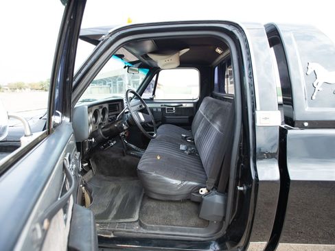 Used 1986 Chevrolet C/K Truck 2500 image 26