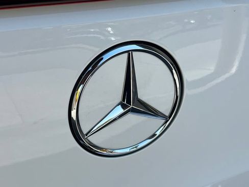 Used 2025 Mercedes-Benz EQB 300 4MATIC image 20