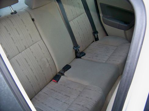 Used 2010 Ford Focus SE FWD image 37