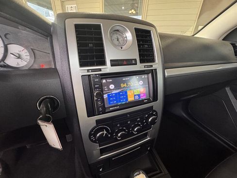 Used 2009 Chrysler 300 Touring image 18