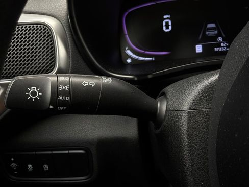 Used 2025 Kia Soul LX w/ LX Technology Package FWD image 33