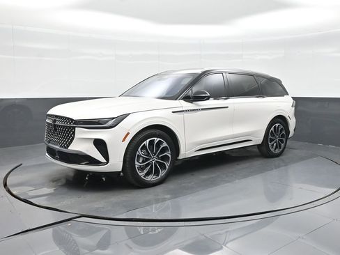 Used 2026 Lincoln Nautilus Reserve AWD/4WD image 1