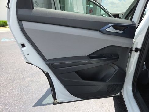 Certified 2024 Volkswagen Taos SE FWD image 13
