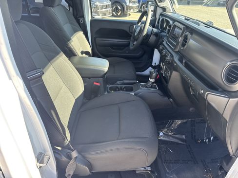 Used 2023 Jeep Wrangler Unlimited image 13
