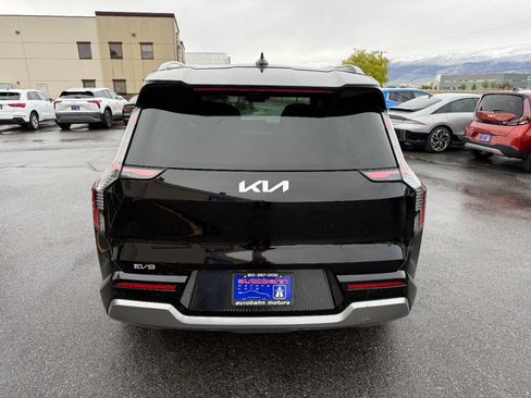 Used 2024 Kia EV9 Land AWD/4WD image 6
