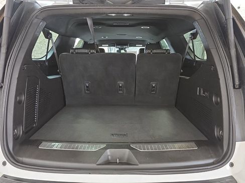 Used 2023 Chevrolet Suburban Premier image 13