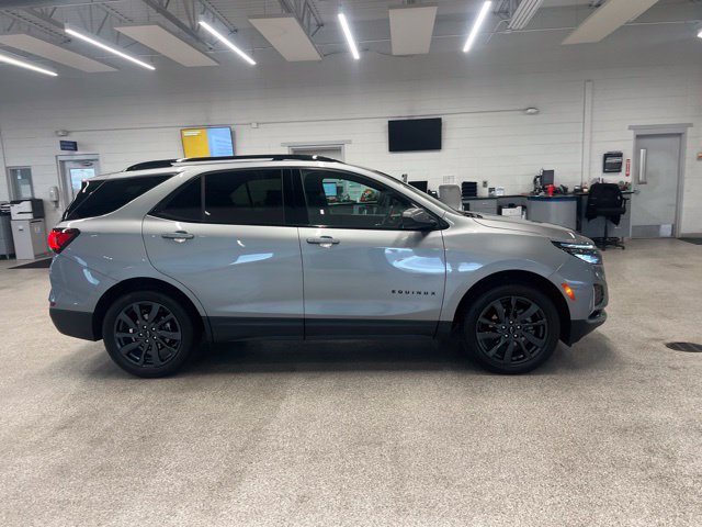 Used 2023 Chevrolet Equinox RS AWD/4WD image 4