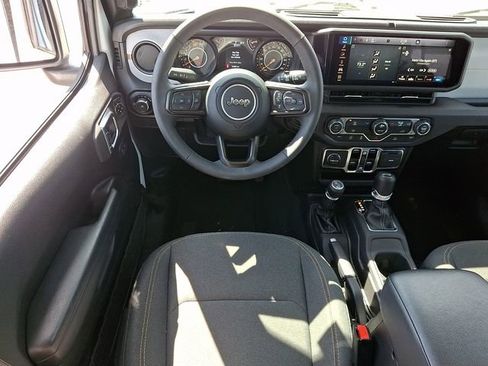 Used 2025 Jeep Wrangler Unlimited Sport AWD/4WD image 11