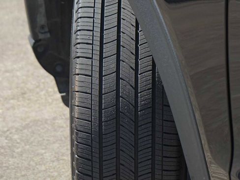 Used 2024 Ford Explorer Limited w/ Limited Technology Package image 29