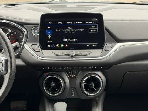 Used 2025 Chevrolet Blazer LT image 22