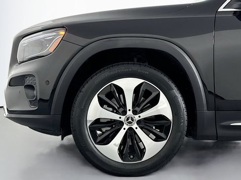 Certified 2024 Mercedes-Benz GLB 250 4MATIC image 11